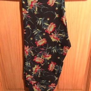 NWT OS LLR Leggings w/Pink Flowers over Black